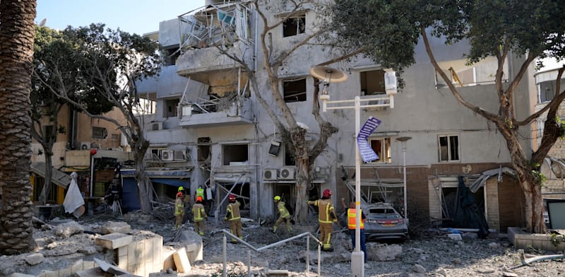 ����� ����� ���� ������ ����� / �����: ap, Baz Ratner