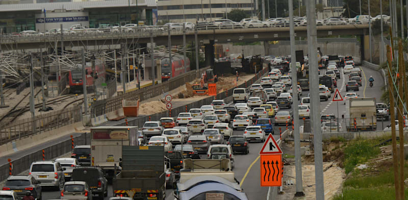 Traffic jam on Ayalon Highway in Tel Aviv  credit: Eyal Izhar