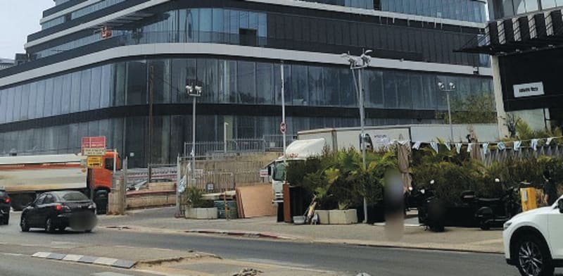 Park Tower Bnei Brak credit: Wikipedia